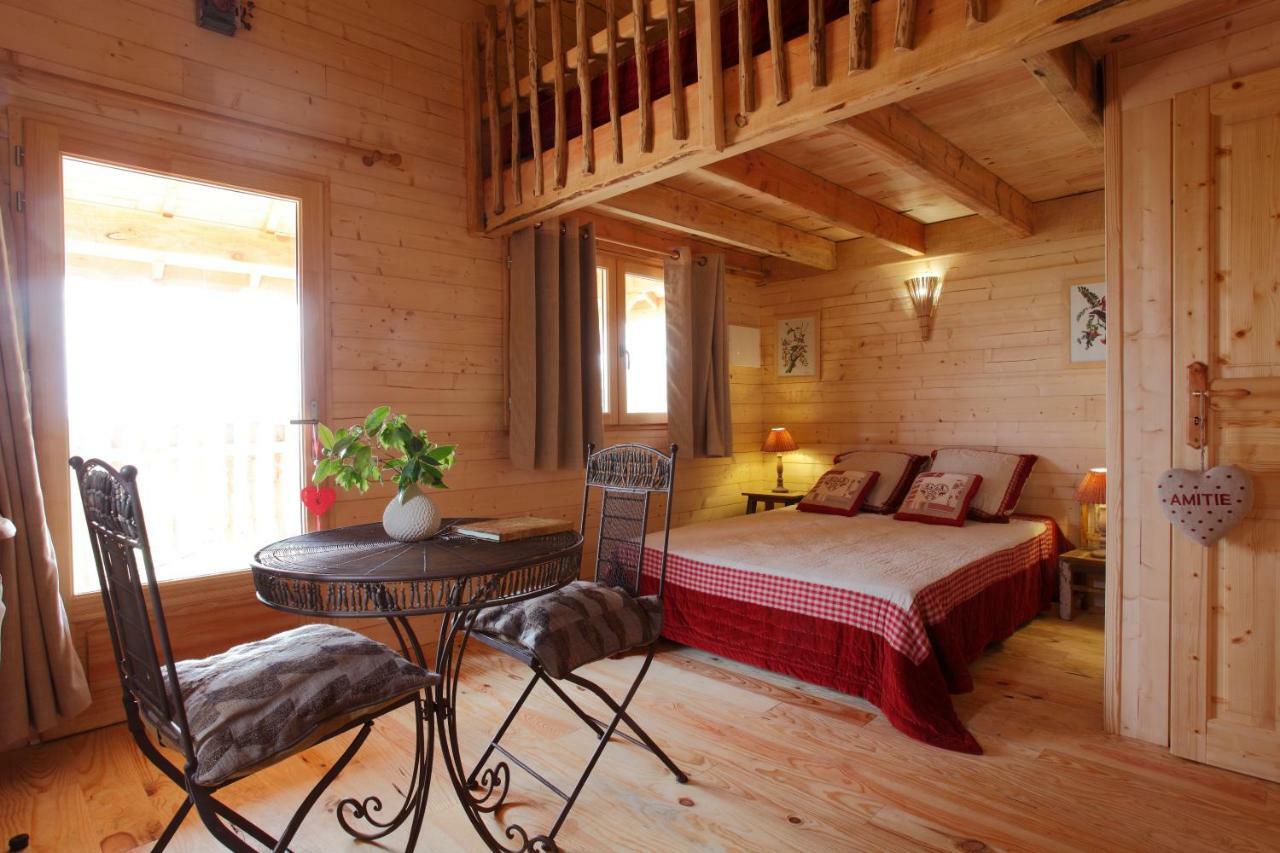 Les Cabanes Des Benauges Arbis Zewnętrze zdjęcie